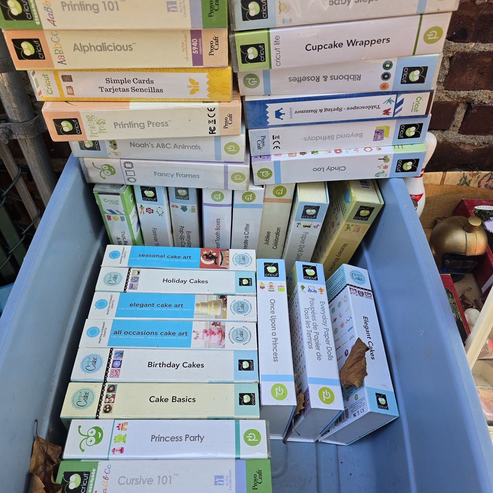 Cricut Stationery Collection - Multicolor